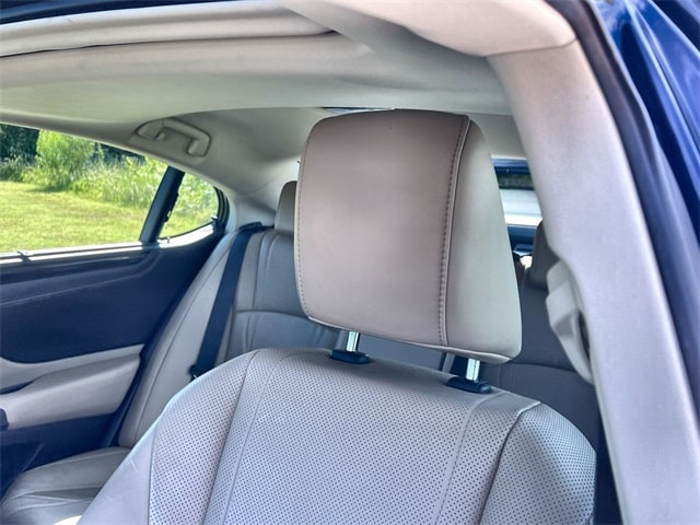 Thumbnail: 2021 Lexus ES - 25