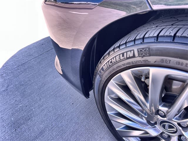 Thumbnail: 2021 Lexus ES - 23