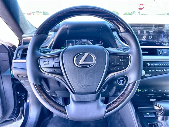 Thumbnail: 2021 Lexus ES - 10