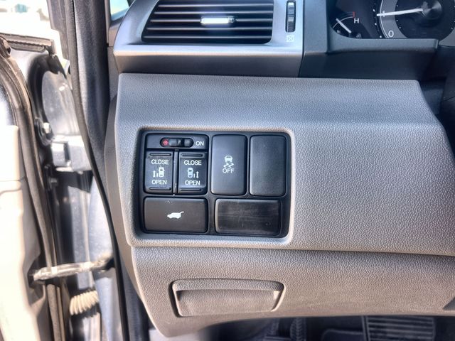 Thumbnail: 2013 Honda Odyssey - 29