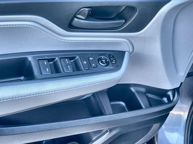 Thumbnail: 2019 Honda Odyssey - 30
