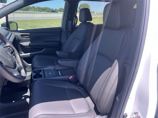 2025 Honda Odyssey Sport 11