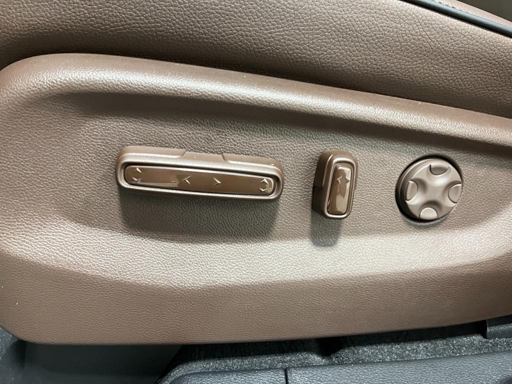 Thumbnail: 2026 Honda Odyssey - 21