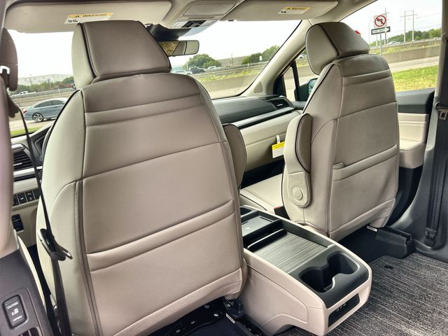 Thumbnail: 2026 Honda Odyssey - 21