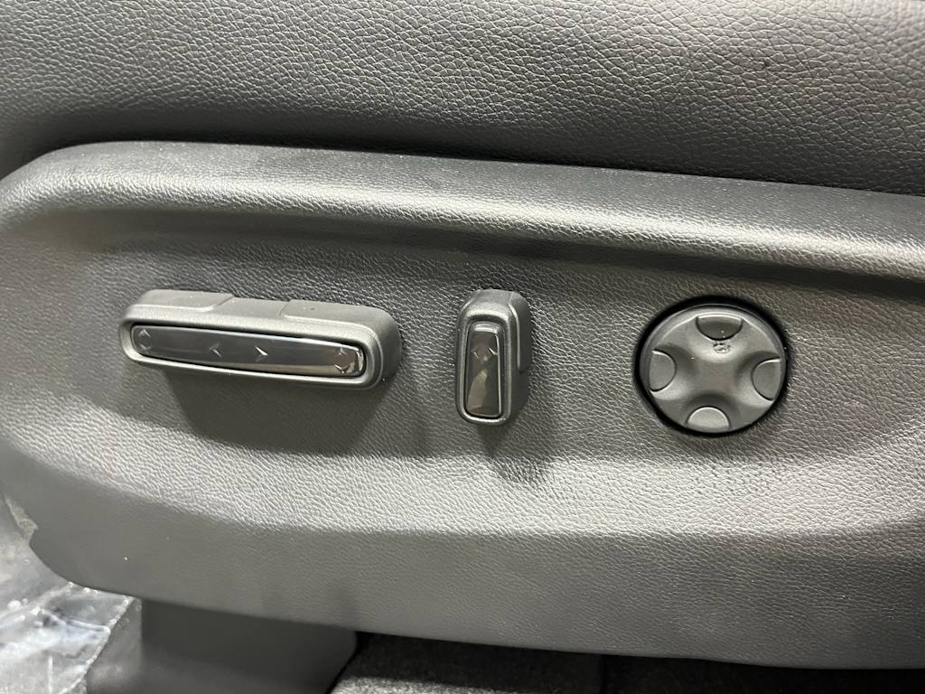 Thumbnail: 2027 Honda Odyssey - 20