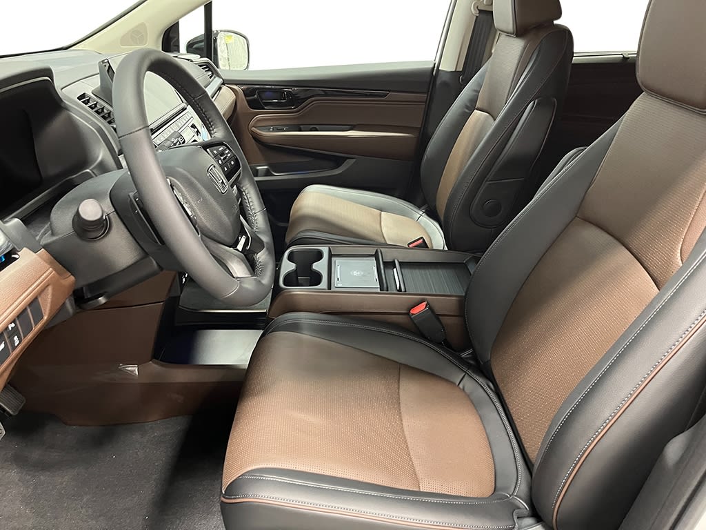 Thumbnail: 2027 Honda Odyssey - 10