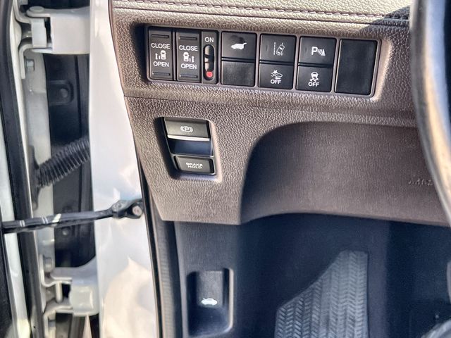 Thumbnail: 2019 Honda Odyssey - 28