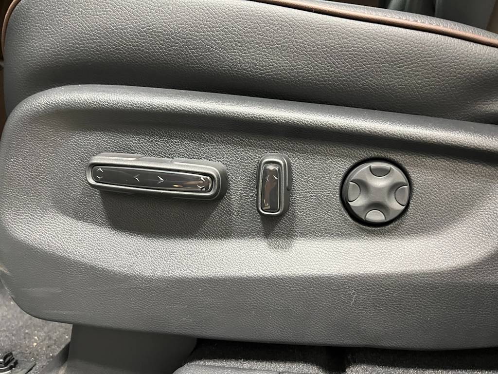 Thumbnail: 2027 Honda Odyssey - 20