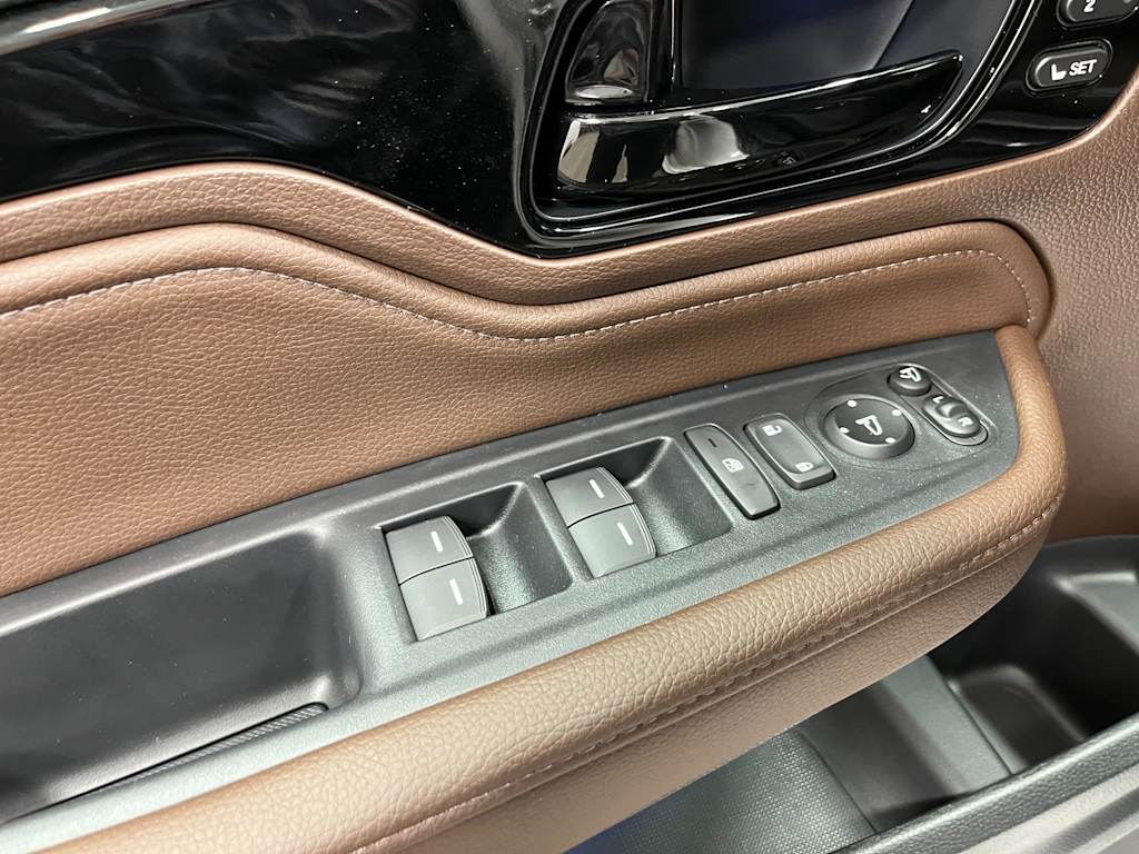 Thumbnail: 2027 Honda Odyssey - 19