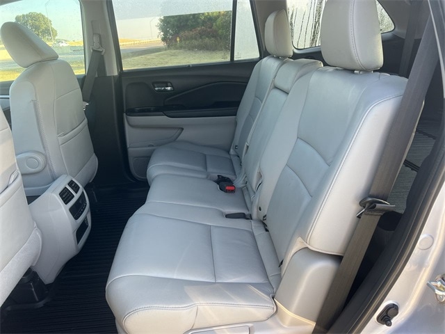 Thumbnail: 2020 Honda Pilot - 13