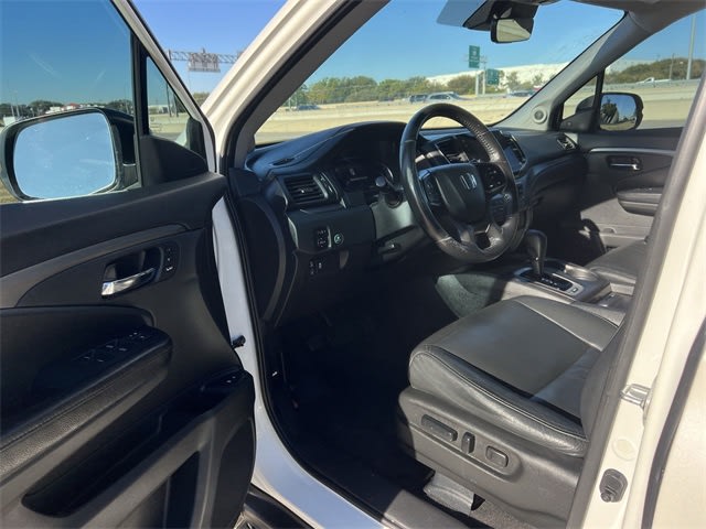 Thumbnail: 2019 Honda Pilot - 2