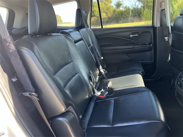 Thumbnail: 2019 Honda Pilot - 13