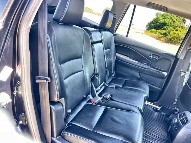 Thumbnail: 2017 Honda Pilot - 13
