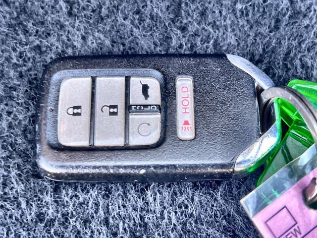 Thumbnail: 2017 Honda Pilot - 23