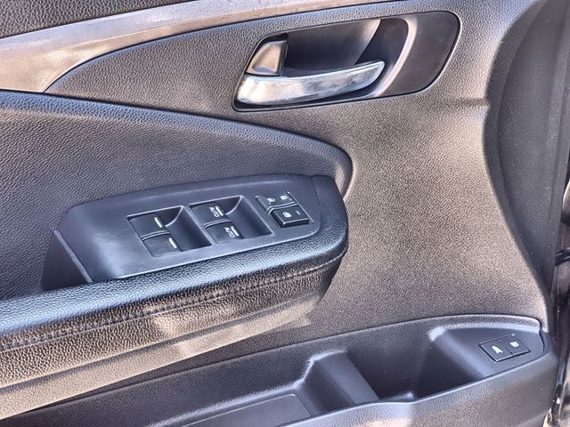 Thumbnail: 2017 Honda Pilot - 31