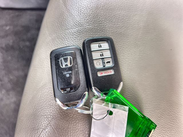 Thumbnail: 2016 Honda Pilot - 18