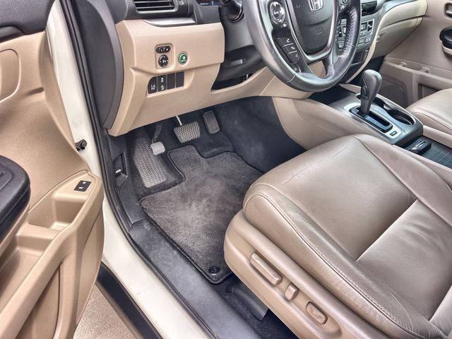 Thumbnail: 2016 Honda Pilot - 11