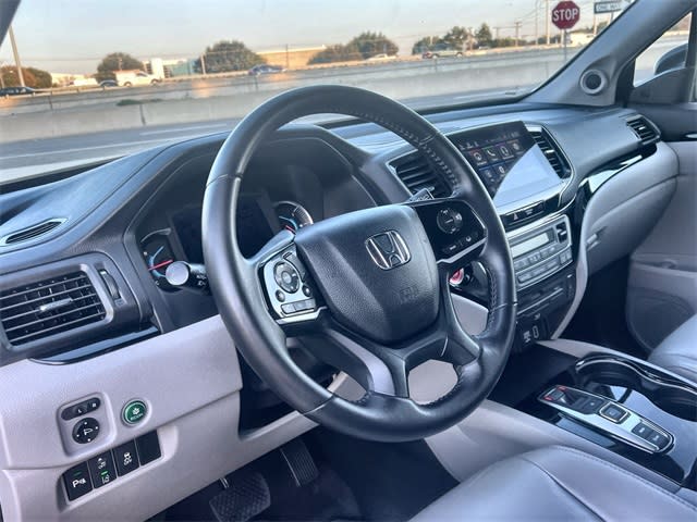 Thumbnail: 2019 Honda Pilot - 2