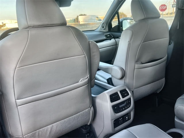 Thumbnail: 2019 Honda Pilot - 22