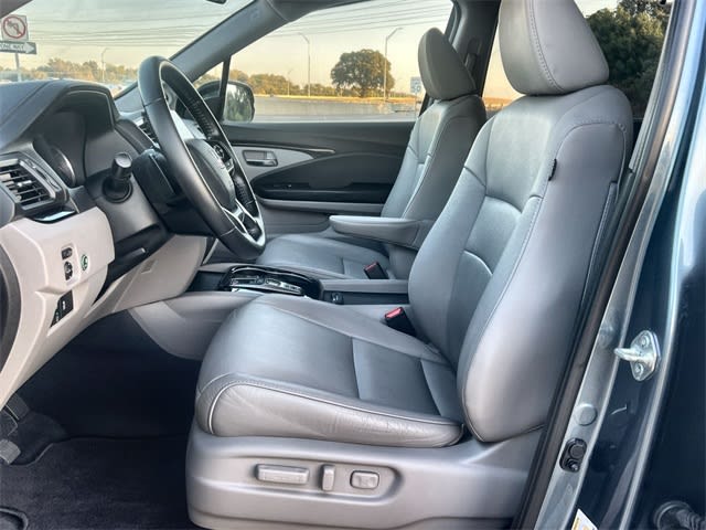 Thumbnail: 2019 Honda Pilot - 12