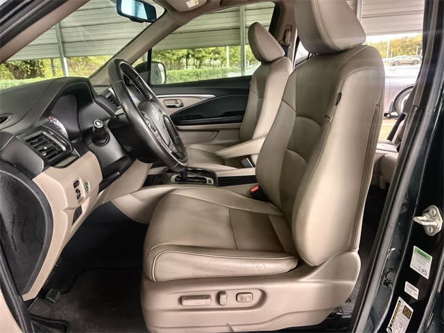 Thumbnail: 2017 Honda Pilot - 11