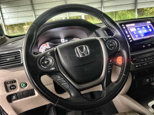 Thumbnail: 2017 Honda Pilot - 14