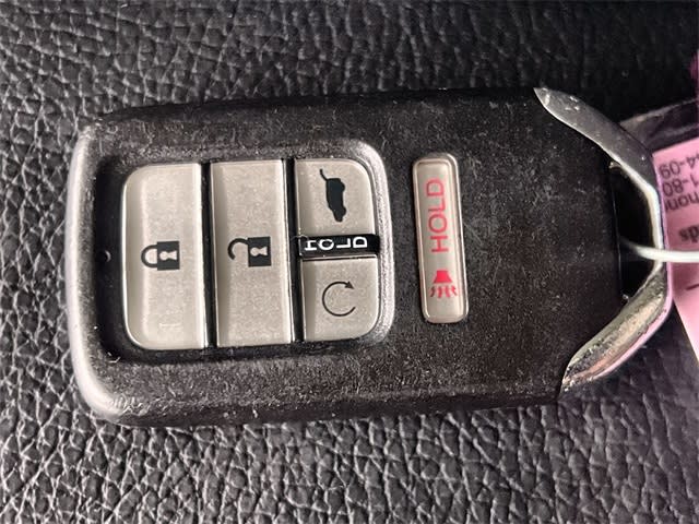 Thumbnail: 2017 Honda Pilot - 18