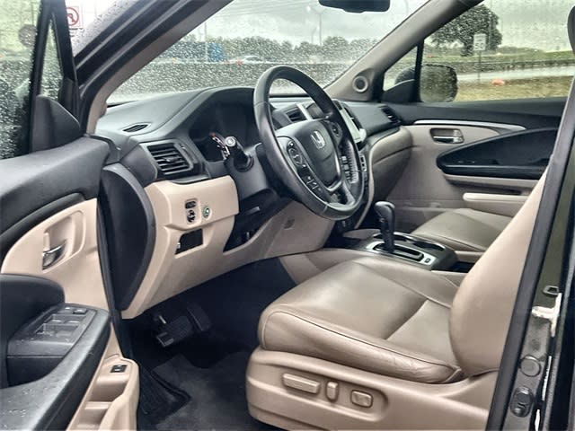 Thumbnail: 2017 Honda Pilot - 2