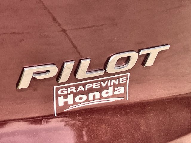 Thumbnail: 2017 Honda Pilot - 7