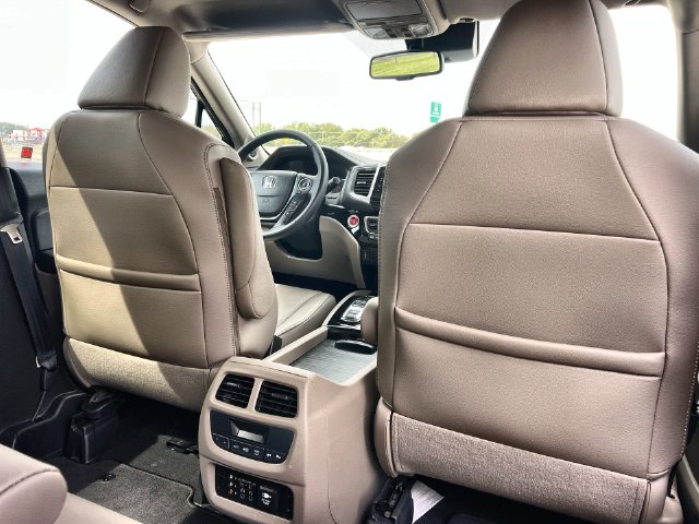 Thumbnail: 2017 Honda Pilot - 21