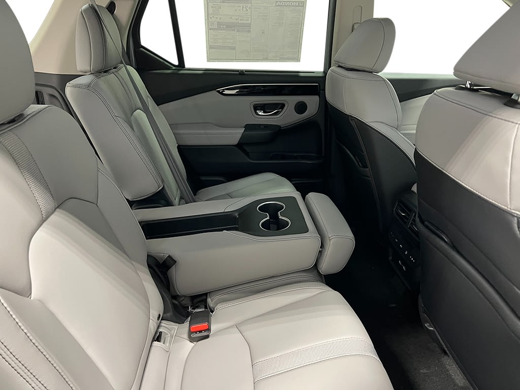 Thumbnail: 2025 Honda Pilot - 36