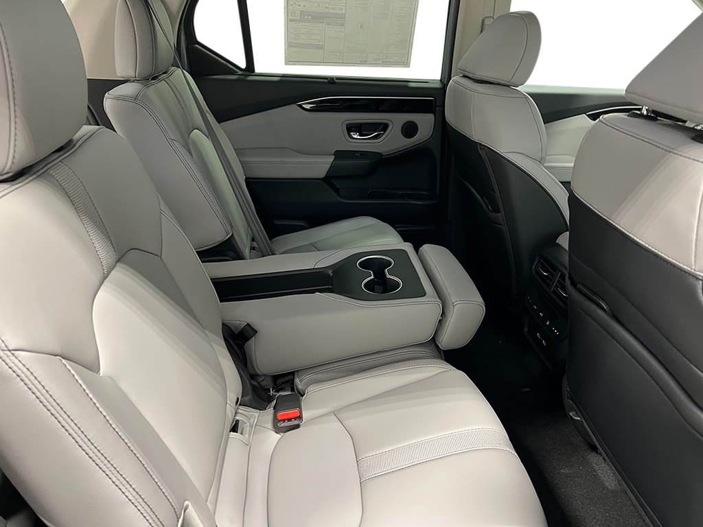 Thumbnail: 2025 Honda Pilot - 36