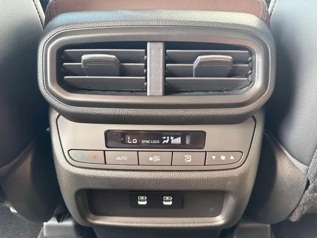 Thumbnail: 2026 Honda Pilot - 30