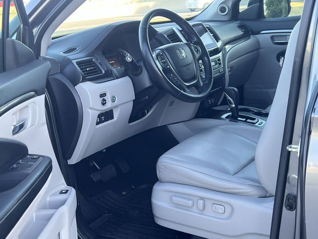 Thumbnail: 2017 Honda Ridgeline - 11