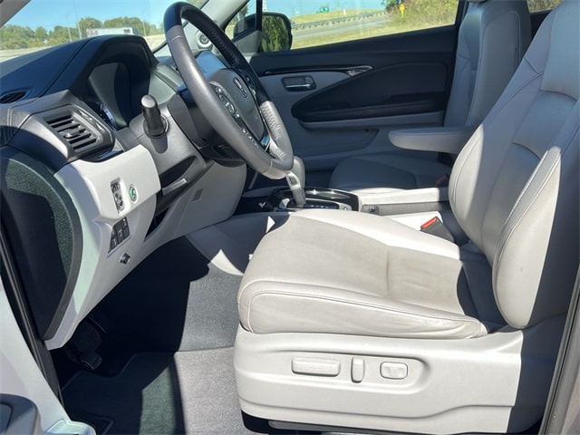 Thumbnail: 2017 Honda Ridgeline - 11