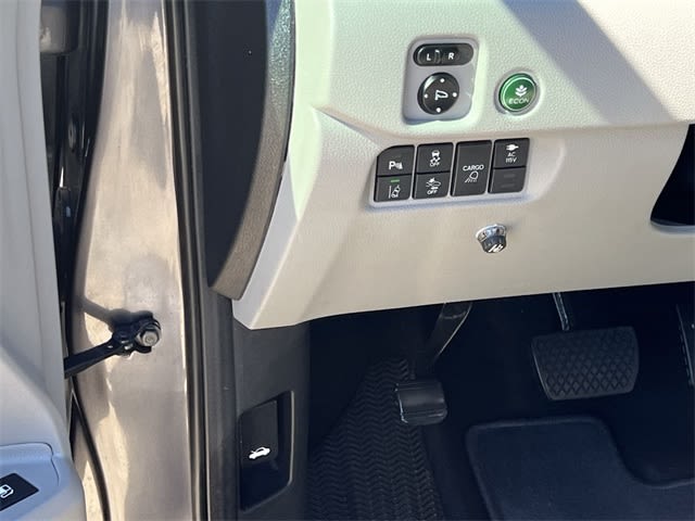 Thumbnail: 2017 Honda Ridgeline - 29