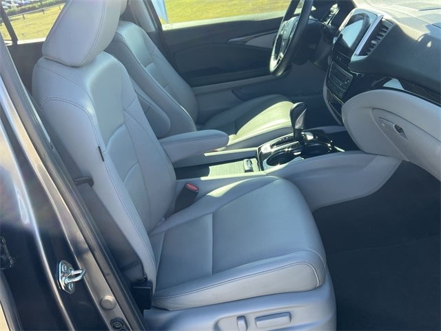 Thumbnail: 2017 Honda Ridgeline - 20