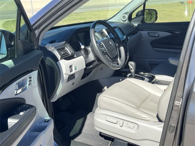 Thumbnail: 2017 Honda Ridgeline - 10