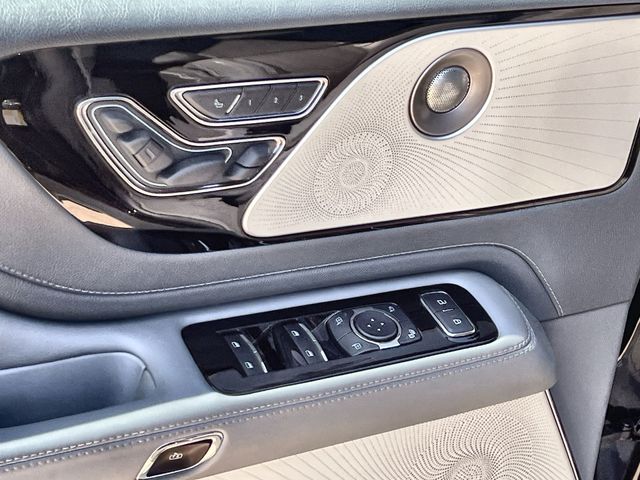 Thumbnail: 2020 Lincoln Aviator - 30