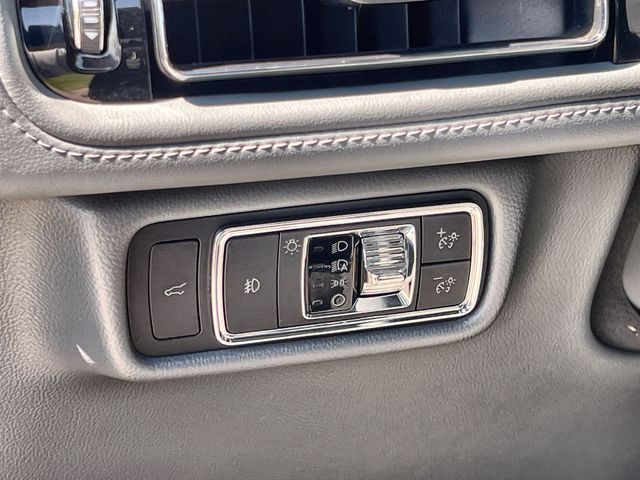 Thumbnail: 2020 Lincoln Aviator - 29