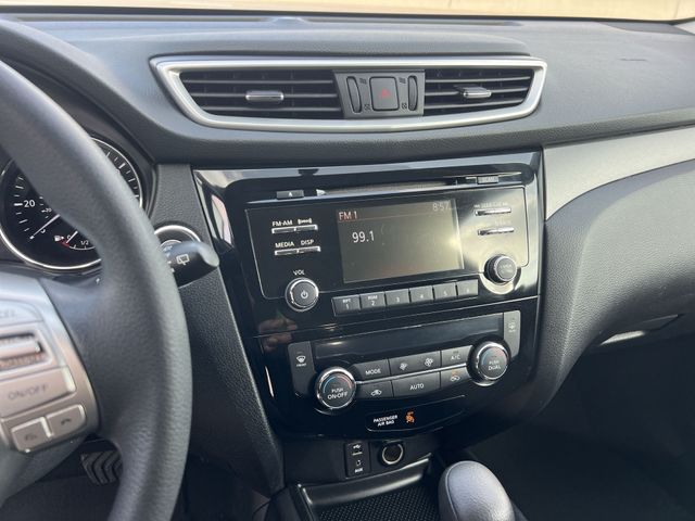 Thumbnail: 2015 Nissan Rogue - 14