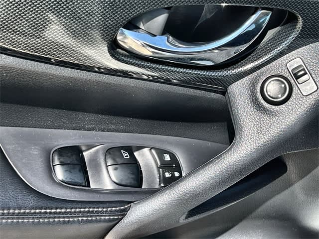 Thumbnail: 2014 Nissan Rogue - 30