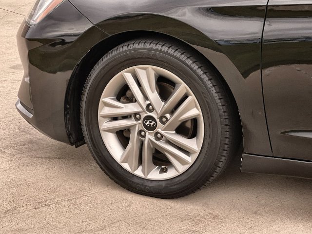 Thumbnail: 2020 Hyundai Elantra - 7