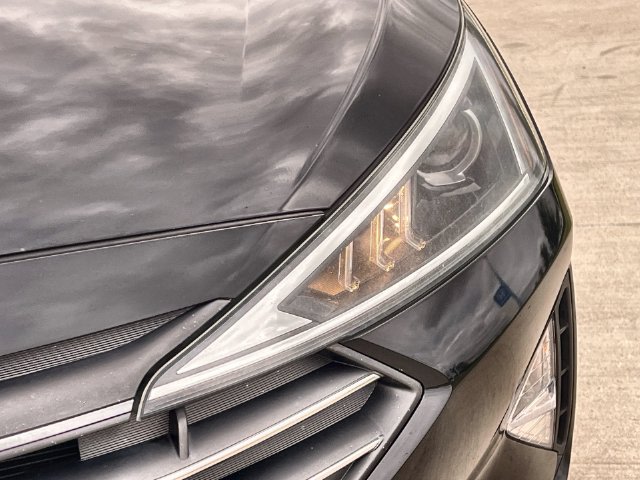 Thumbnail: 2020 Hyundai Elantra - 24