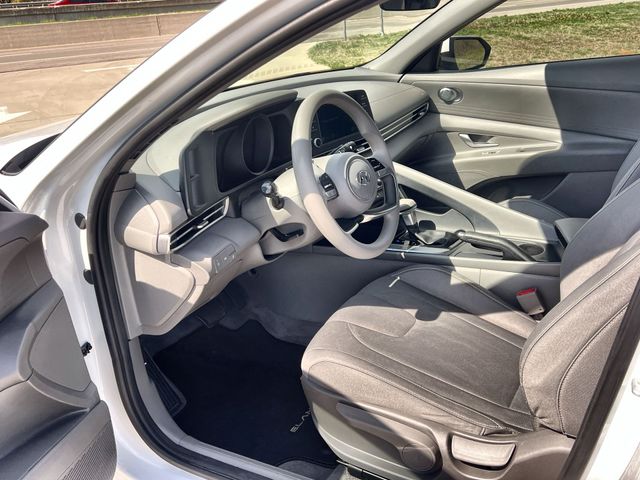 Thumbnail: 2021 Hyundai Elantra - 10