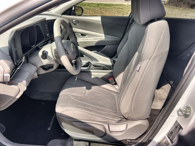 Thumbnail: 2021 Hyundai Elantra - 11