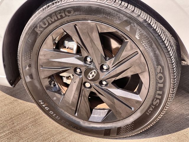 Thumbnail: 2021 Hyundai Elantra - 7