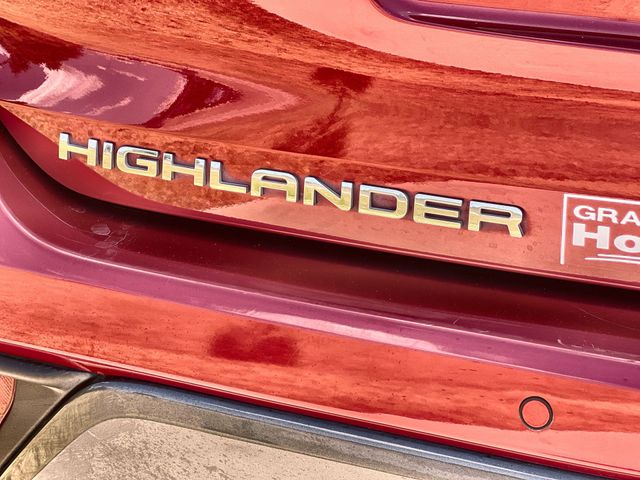 Thumbnail: 2021 Toyota Highlander - 7