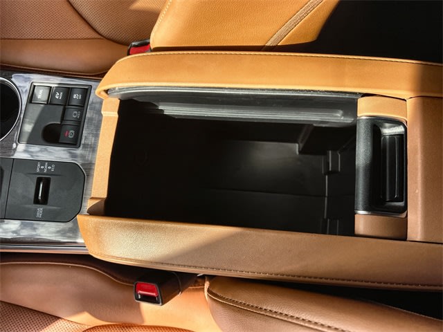 Thumbnail: 2023 Toyota Highlander - 27