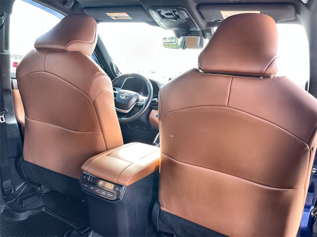 Thumbnail: 2023 Toyota Highlander - 21